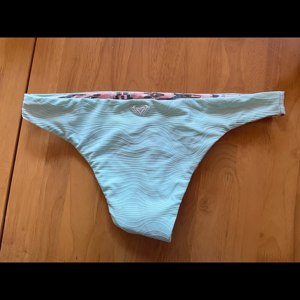 Reversible Roxy bikini bottoms - Picture 3 of 3